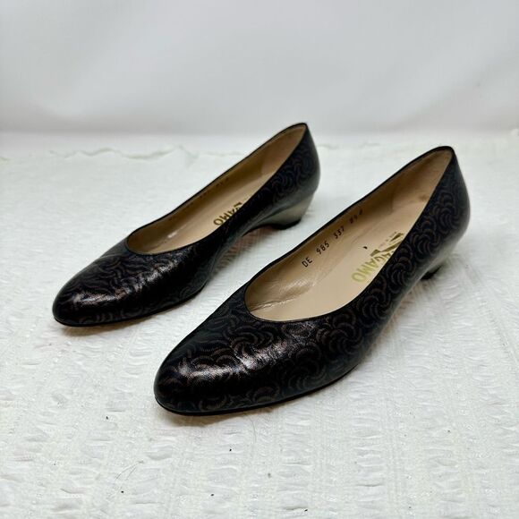 Ferragamo Kitten Heels- Size 8.5 - Picture 11 of 14